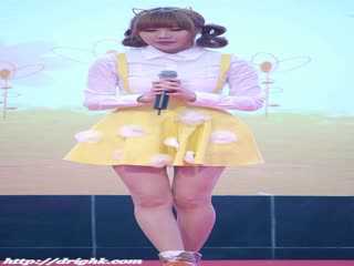 黄色热裤少女夹不紧 02