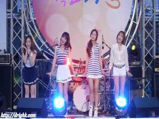 条纹短裙美腿少女 02