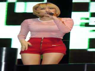 细腰包臀热裤少女 02