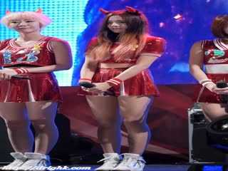 红裙拉拉队少女 01