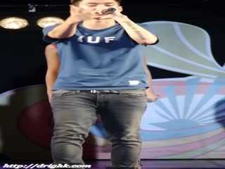 超性感露肚脐热裤少女 03