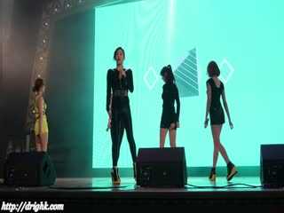 包臀紧身黑裙少女 14