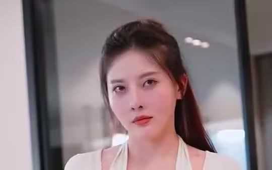 孤注一掷再见前妻（离婚后高冷女总裁痛哭流涕）